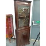 A 20th C. SATIN WOOD BANDED MAHOGANY CORNER CUPBOARD, THE UPPER HALF GLAZED AND THE LOWER WITH