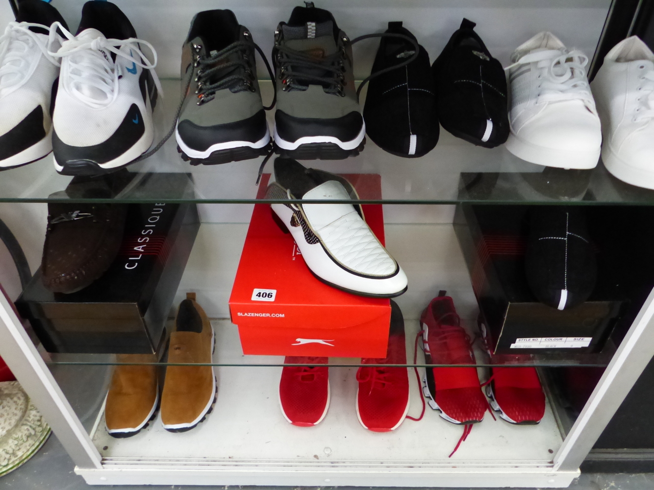 TEN PAIRS OF GENTS DRESS SHOES AND TRAINERS SIZES 9/10