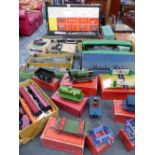 A GOOD COLLECTION OF HORNBY SERIES O AND OO GAUGE RAILWAY AND ACCESSORIES.