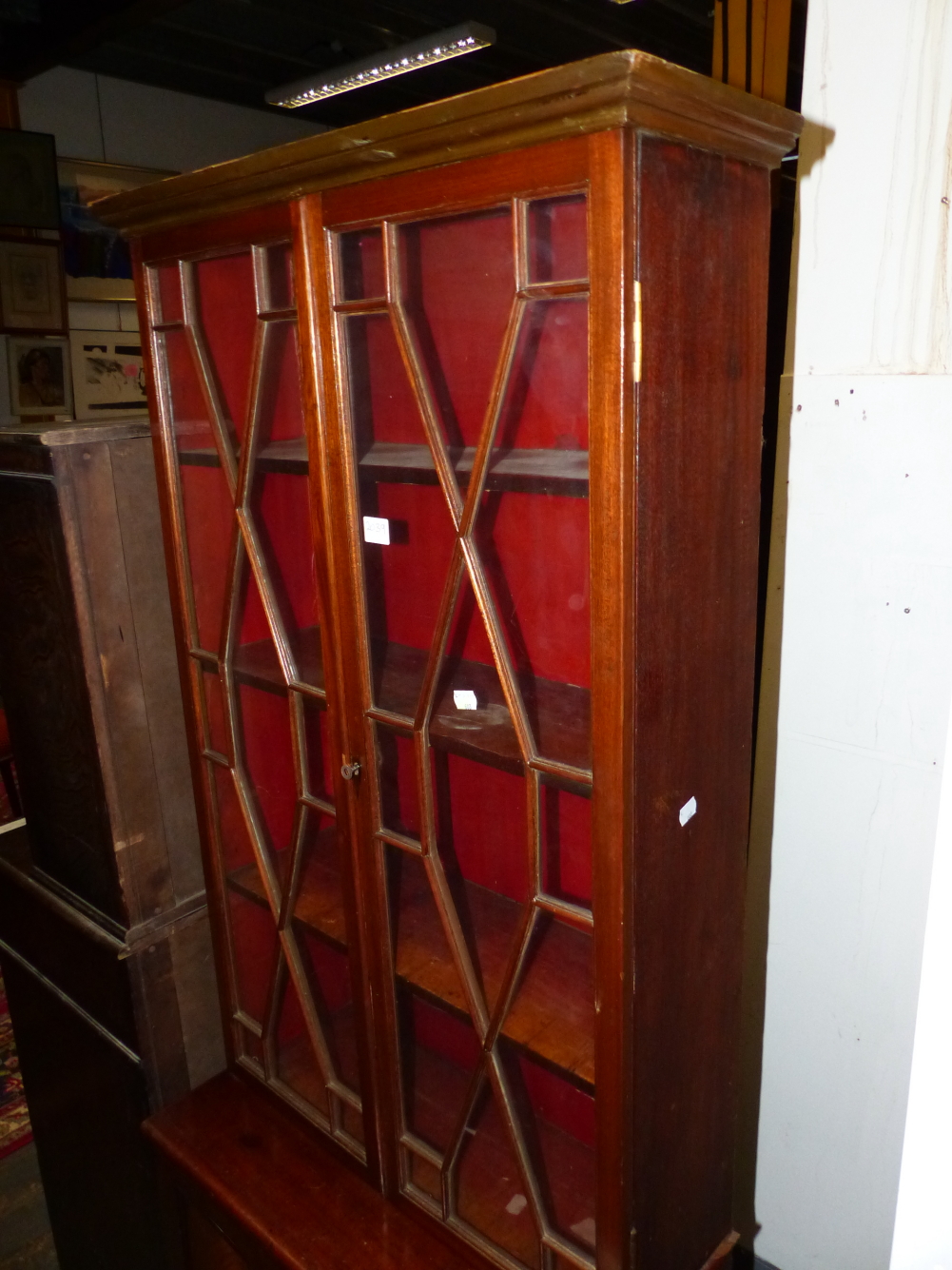 A 19th C. MAHOGANY DISPLAY CABINET, THE UPPER HALF WITH ASTRAGAL GLAZED DOOR, THE BASE WITH A - Image 6 of 9