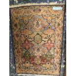AN UNUSUAL ANTIQUE PERSIAN SULTANABAD RUG 154 x 106cms