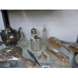 VARIOUS SILVER PLATED WARES AND HALLMARKED SILVER MOUNTED JARS ETC