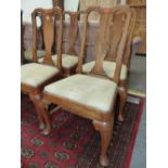 A SET OF FOUR 18th C. ELM DINING CHAIRS WITH BALUSTER SPLATS, DROP IN SEATS AND CABRIOLE FRONT