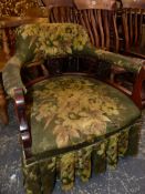 A VICTORIAN MAHOGANY TUB ARM CHAIR WITH UPHOLSTERED ARMS AND TOP RAIL