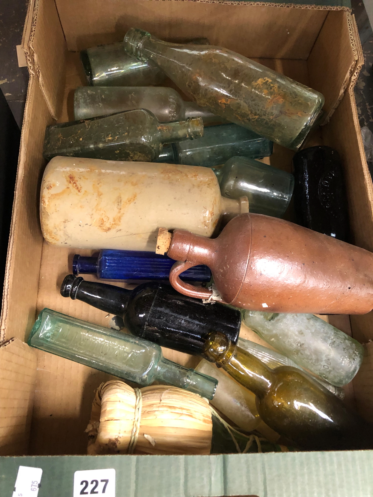 VINTAGE BOTTLES, DRINKING GLASS AND POTTERY