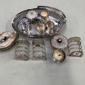 A QUANTITY OF INDIAN WHITE METAL ITEMS TO INCLUDE DISHES, TOAST RACKS ETC.