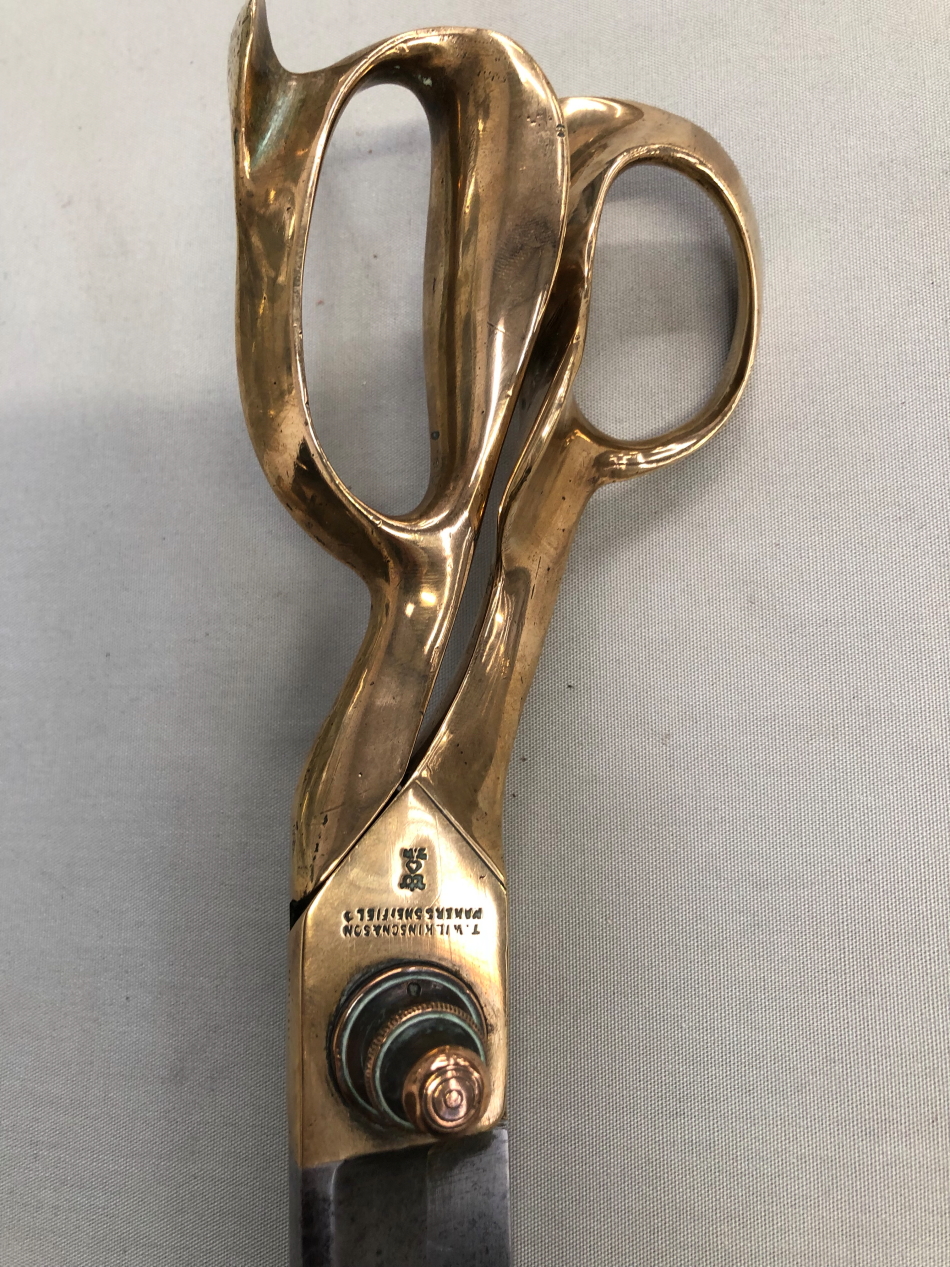 A PAIR OF WILKINSONS LEFT HANDED TAILORS SHEARS - Image 2 of 3