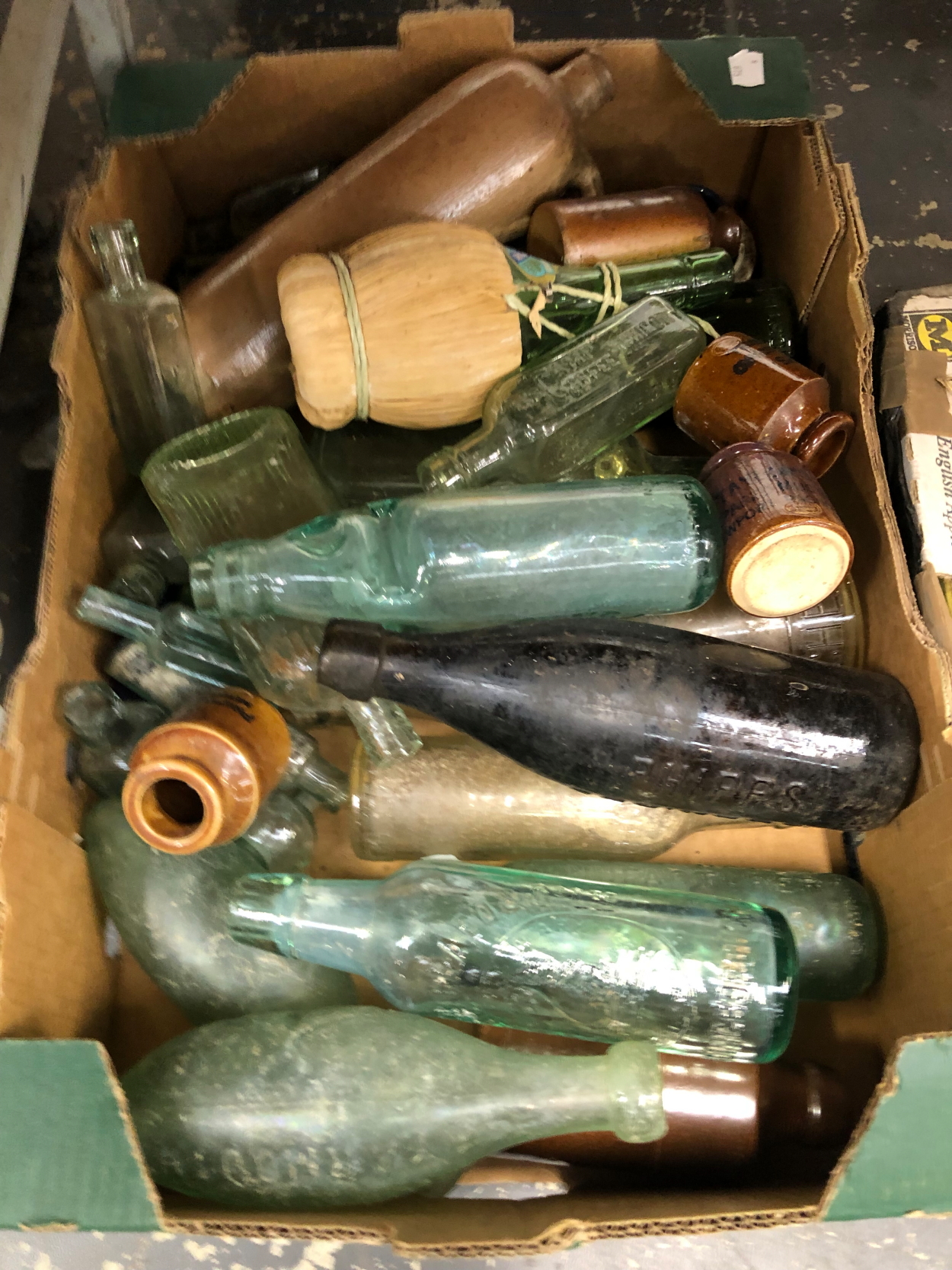 VINTAGE BOTTLES, DRINKING GLASS AND POTTERY - Image 2 of 2