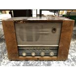 A FEN MAN 1 VINTAGE ELECTRICAL RADIO.