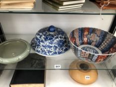 A CHINESE CELADON TRIPOD BOWL, A JAPANESE IMARI BOWL, ETC.