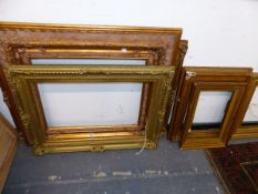 A GROUP OF ANTIQUE AND LATER DECORATIVE GILT PICTURE FRAMES SIZES VARY.