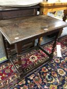 AN 18th C. OAK SMALL PEG JOINT SIDE TABLE.