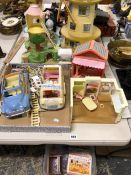 SYLVANIAN FAMILIES BUILDINGS AND ACCESSORIES.