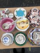 A CROWN DERBY IMARI PALETTE PLATTER, MAJOLICA PLATES, MOUSTACHE CUPS, SHELLEY ROSE DECORATED VASES