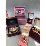 A COLLECTION OF MODERN AND VINTAGE COSTUME JEWELLERY AND CASES.