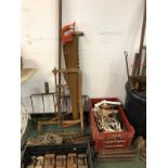 A LARGE QUANTITY OF VINTAGE GARDEN TOOLS, SACK SCALE WEIGHTS, ETC.