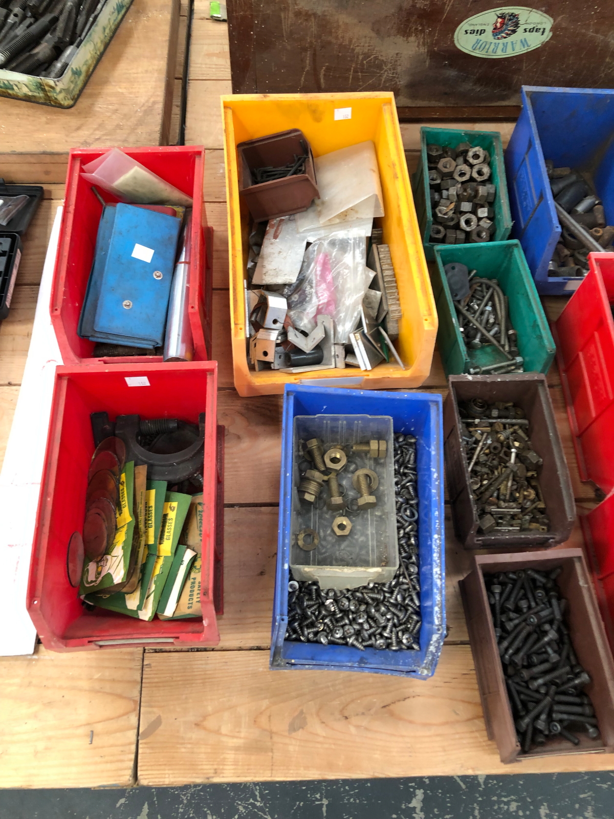 A LARGE QUANTITY OF NUTS, BOLTS, FIXINGS ETC.