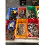 A LARGE QUANTITY OF NUTS, BOLTS AND FIXINGS.