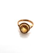 A HALLMARKED 9ct YELLOW GOLD CITRINE DRESS RING. FINGER SIZE K. WEIGHT 3grms.