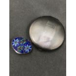 CONTINENTAL SILVER AND ENAMEL PILL BOX WITH A GILDED INNER. SILVER MARKS TO THE OUTER CASE. 4.0 x