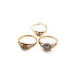A HALLMARKED 9ct GOLD ILLUSION SET DIAMOND CLUSTER RING, FINGER SIZE M, TOGETHER WITH TWO 9ct
