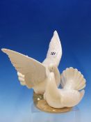 A LLADRO GROUP OF TWO WHITE DOVES