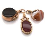 AN ANTIQUE CHESTER HALLMARK 9ct GOLD STONE SET SWIVEL FOB TOGETHER WITH A 9ct GOLD VINTAGE SWIVEL