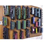 A QUANTITY OF HORNBY LOCOMOTIVES AND TENDERS.