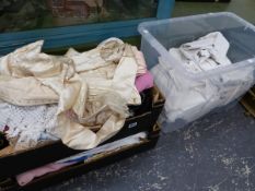A QUANTITY OF VINTAGE LINENS, COSTUME AND OTHER TEXTILES.
