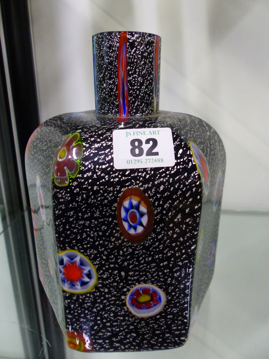 AN UNUSUAL MILLEFIORI DECORATED ART GLASS VASE.