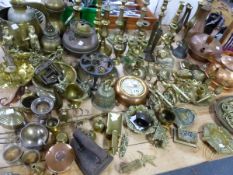 A COLLECTION OF BRASS AND COPPER WARES, TO INCLUDE: A 19th C. COFFEE POT, BRASS CANDLESTICKS, COPPER