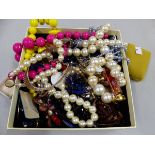 VARIOUS ITEMS OF COSTUME JEWELLERY, BEADS, NECKLACES ETC.