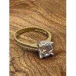 A 9ct HALLMARKED GOLD AND CZ DRESS RING. FINGER SIZE P. WEIGHT 2.57grms.