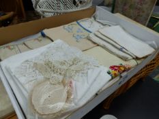 A COLLECTION OF VARIOUS VINTAGE TABLE LINENS.