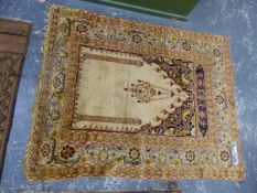 AN ANTIQUE TURKISH RUG 160 x 128 cms