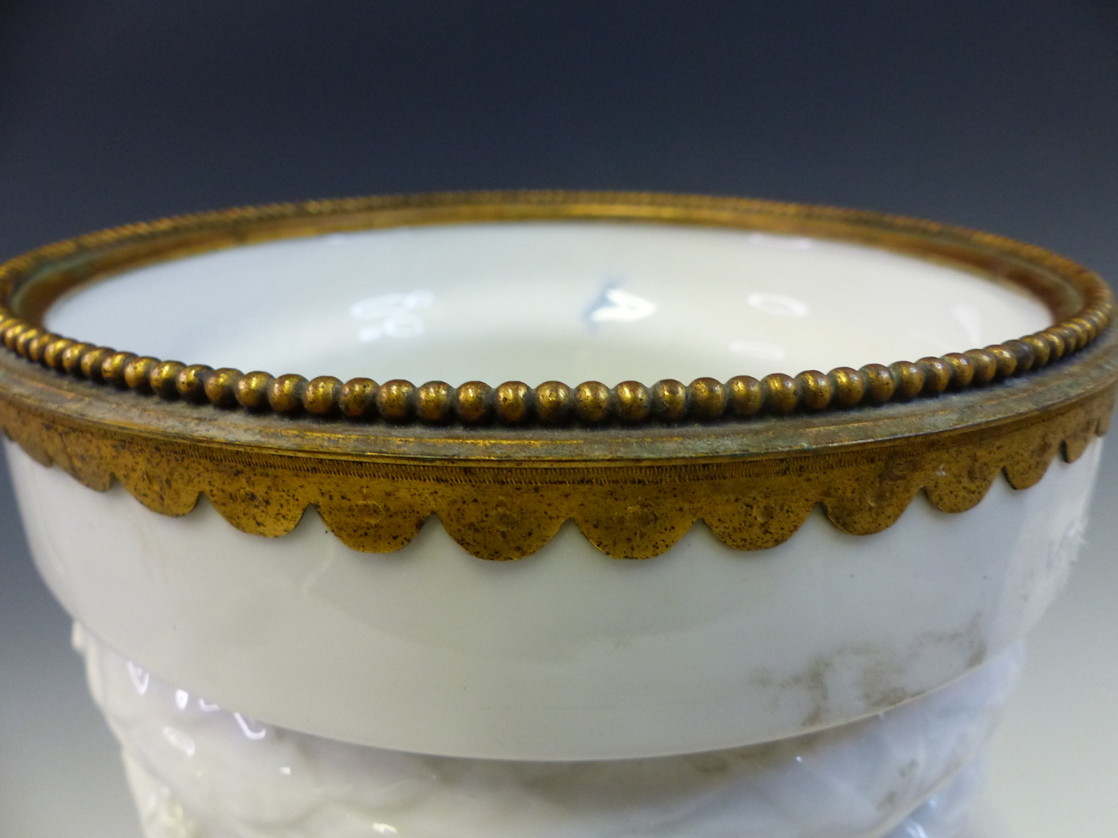 A PAIR OF GERMAN WHITE PORCELAIN PLANTERS, THE TRIPOD BASES AND BEADED RIMS IN ORMOLU. Dia. 19 x H - Image 8 of 10