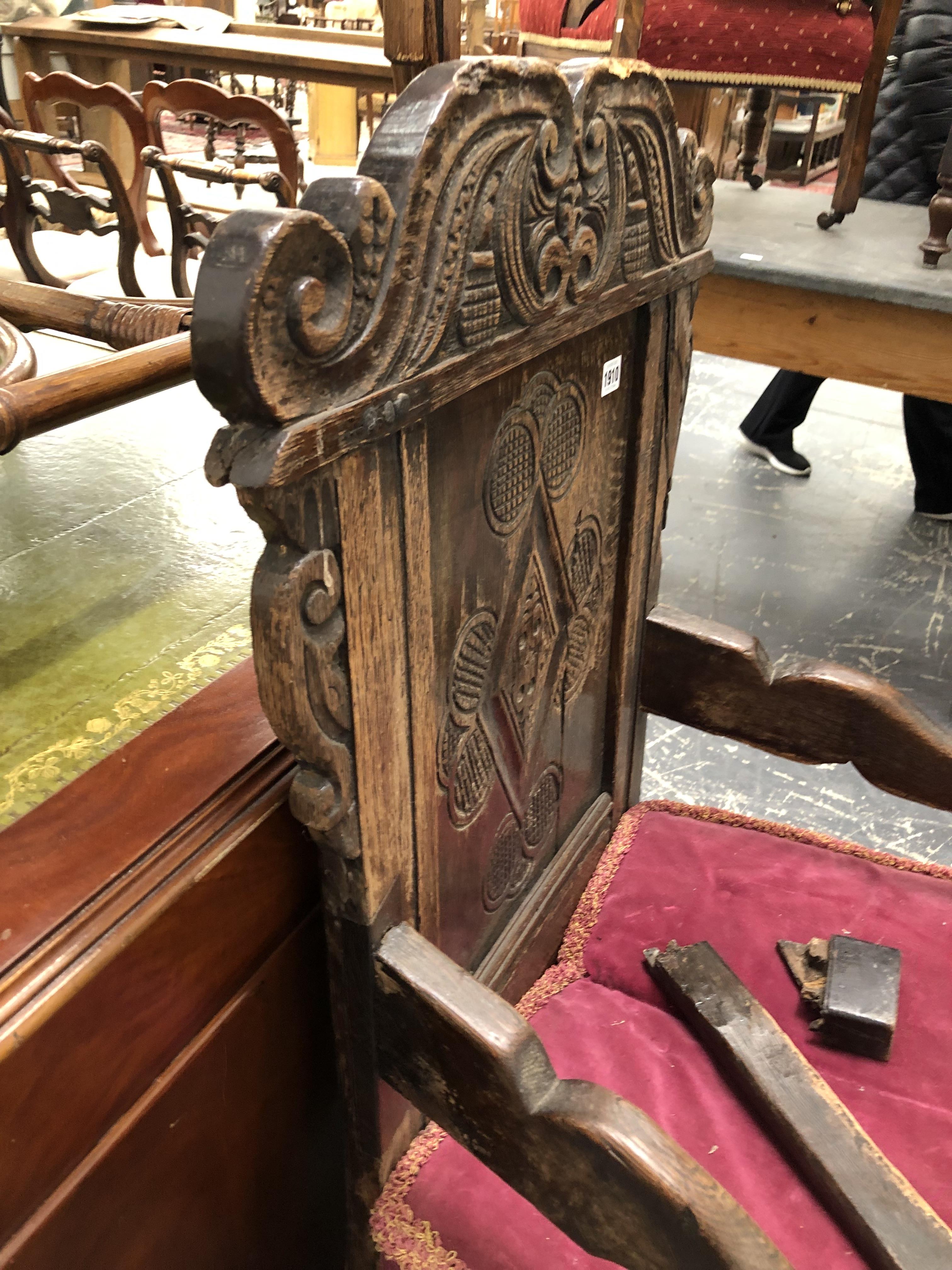 A LATE 17th C. OAK WAINSCOT CHAIR, THE BACK PANEL CARVED WITH PAIRS OF ROUNDELS AT THE POINTS OF A - Image 9 of 11