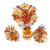 A MULTI COLOURED SAPPHIRE, DIAMOND AND CITRINE JEWELLERY SUITE, THE CLIP ON EARRINGS SET WITH ORANGE