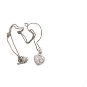 AN 18ct WHITE GOLD HALLMARKED DIAMOND SET ARTICULATING HEART PENDANT SUSPENDED ON 18ct WHITE GOLD