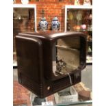 A LATE 1950'S BUSH TV62 MOTTLED BROWN BAKELITE TELEVISION CASE OR CABINET, UNDAMAGED AND OF RIBBED