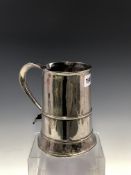 A GEORGE III SILVER QUART MUG, LONDON 1784, THE HANDLE WITH HEART SHAPED LOWER TERMINAL AND OPPOSITE