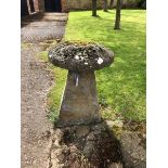 A SINGLE STADDLE STONE HEIGHT 79cms TOP 57cms, TOGETHER WITH TWO LOOSE STONES. VIEWING FOR THIS