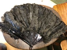 A VINTAGE OSTRITCH FEATHER FAN TOGETHER WITH TWO ORIENTAL FANS