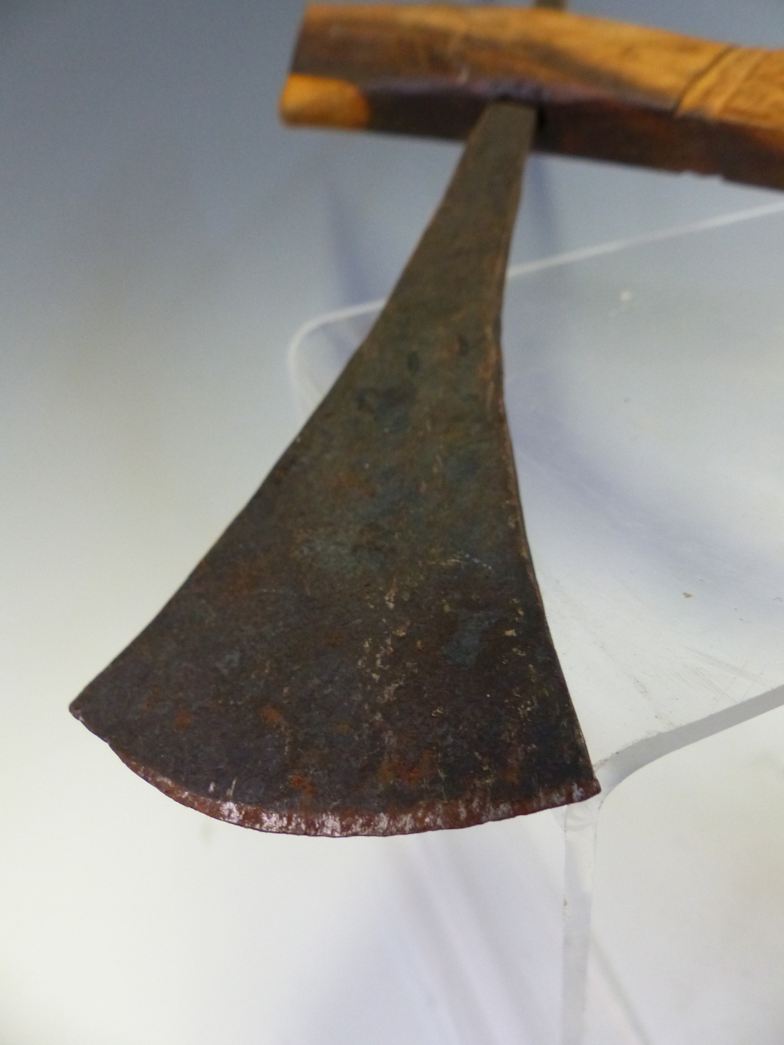 A MODERN CEREMONIAL AXE, THE WOODEN HANDLE WITH HATCHED CARVING AND WIRED BINDING BELOW THE BLADE, - Image 6 of 6