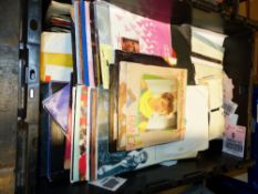 400+ 7" SINGLES - 1970's AND 1980's - MAINLY GENERIC SLEEVES