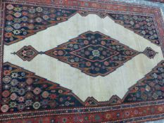 ANTIQUE PERSIAN RUG. 196 x 134cms