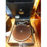 AN EARLY 20th C. HMV MODEL 101 WIND UP GRAMOPHONE IN A PORTABLE BLACK CASE