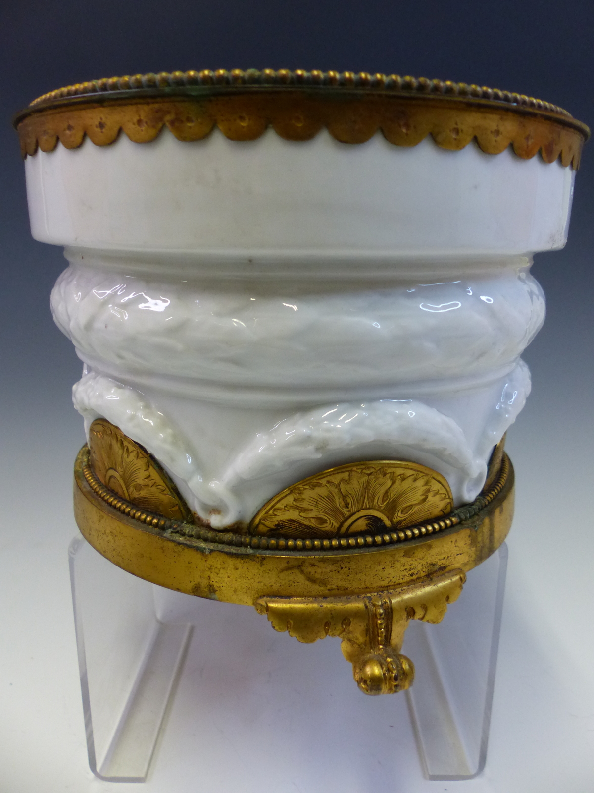 A PAIR OF GERMAN WHITE PORCELAIN PLANTERS, THE TRIPOD BASES AND BEADED RIMS IN ORMOLU. Dia. 19 x H - Image 4 of 10
