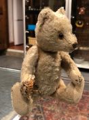 A MID 20TH CENTURY STEIFF BLONDE MOHAIR TEDDY BEAR, WITH STITCHED NOSE MOUTH AND CLAWS 20cm HIGH, T