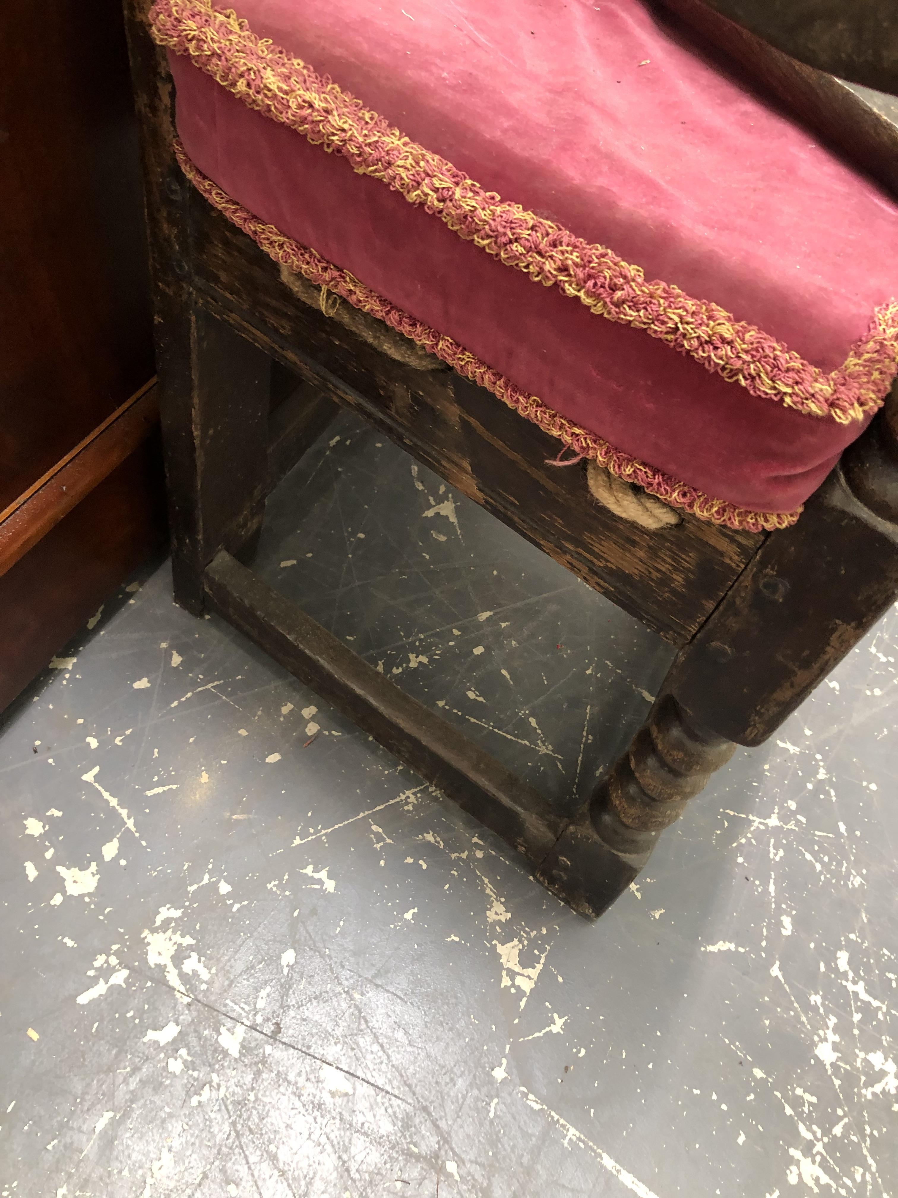 A LATE 17th C. OAK WAINSCOT CHAIR, THE BACK PANEL CARVED WITH PAIRS OF ROUNDELS AT THE POINTS OF A - Image 8 of 11